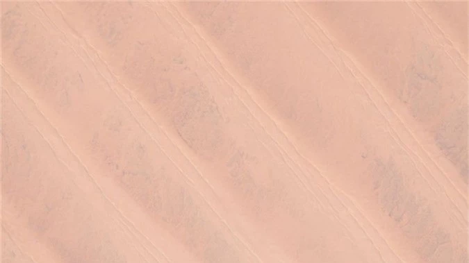 Hình ảnh này được chụp vào ngày 8 tháng 5 năm 2015. Nó cho thấy những sa mạc cát vô tận ở Great Sand Sea, sa mạc Libyan và phía Tây Ai Cập.