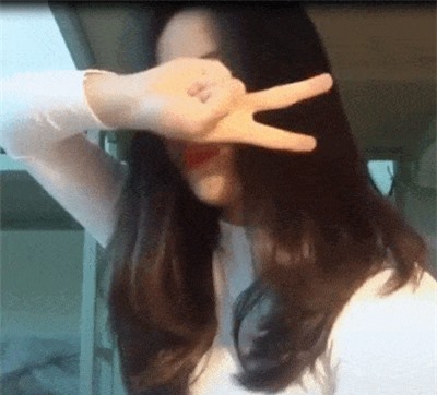 Clip: Cô gái bí ẩn khiến dân mạng bấn loạn vì quá xinh đẹp