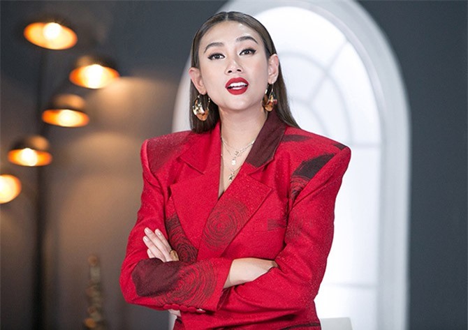 Võ Hoàng Yến mỉa mai The Face nên đổi tên The Bè Lũ