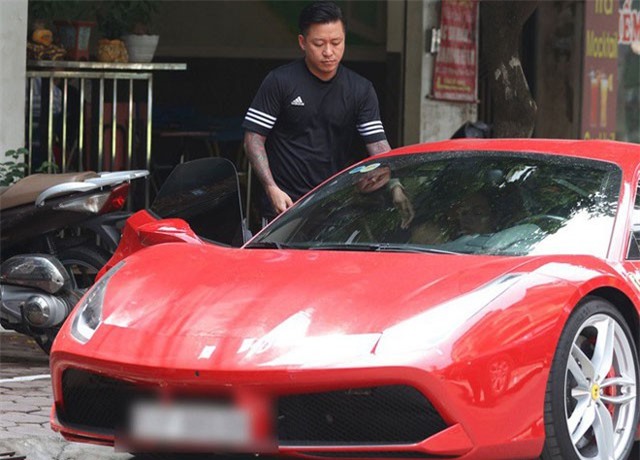 Tuấn Hưng tiết lộ thiệt hại của siêu xe Ferrari 16 tỷ đồng sau tai nạn vỡ nát đầu