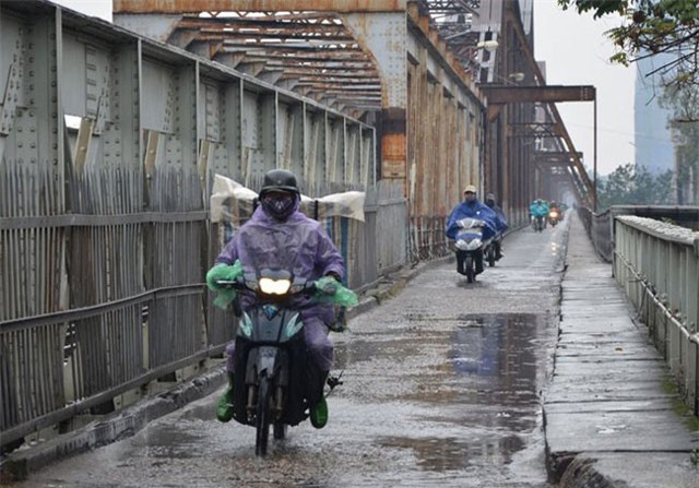 Dự báo thời tiết 23/10: Hà Nội mưa rào, trời chuyển lạnh