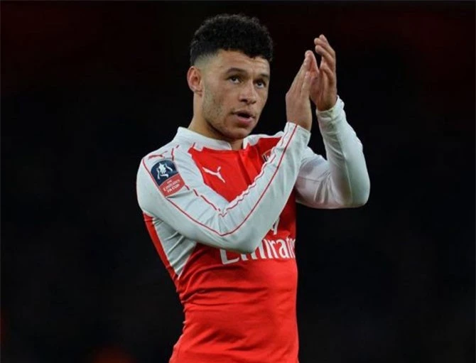 4. Alex Oxlade-Chamberlain (Arsenal, 18 tuổi 44 ngày)