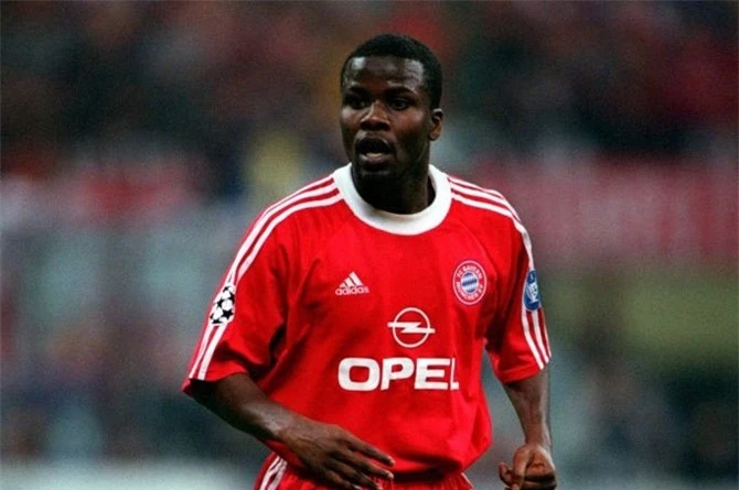 Samuel Kuffour (Bayern Munich) 18 tuổi, 61 ngày.