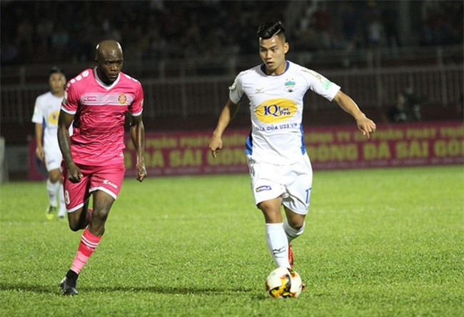 Văn Thanh sang Hàn Quốc phẫu thuật chấn thương