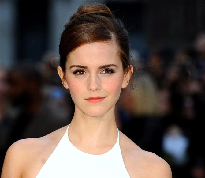 3. Emma Watson ( sinh năm 1990, diễn viên, người mẫu, Pháp).