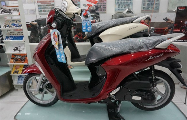 Cận cảnh xe ga Yamaha Janus giá từ 27,99 triệu đồng gây mê phái đẹp