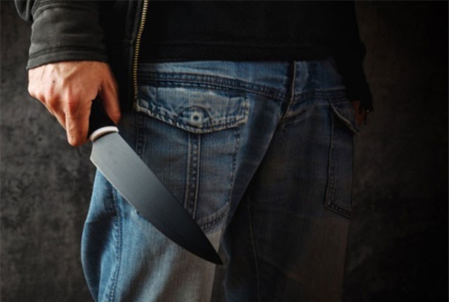 Chủ quán cháo vịt ở TP.HCM đâm 2 người thương vong