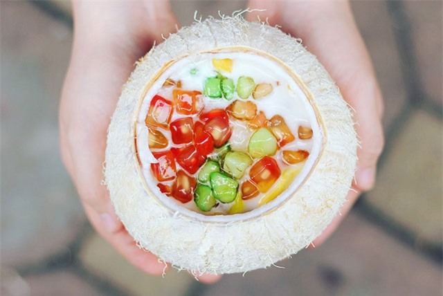 Clip: Hướng dẫn nấu chè củ năng trái dừa ngon tuyệt cú mèo