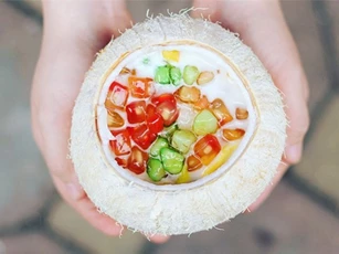 Clip: Hướng dẫn nấu chè củ năng trái dừa ngon tuyệt cú mèo