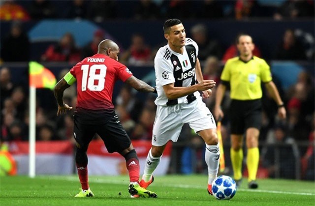 Juve hạ M.U dễ "như trở bàn tay", HLV Allegri nói gì?