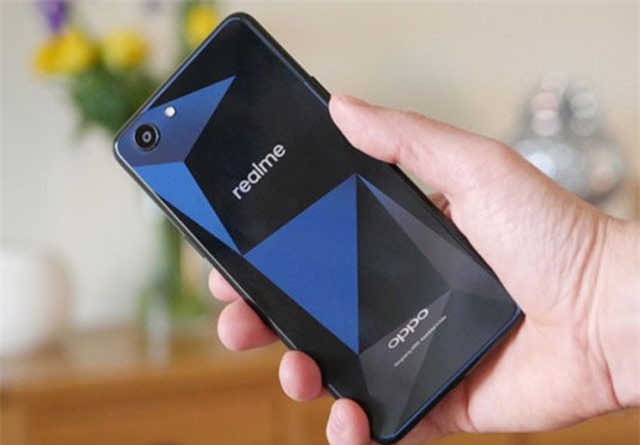 Realme học gì từ Oppo khi gia nhập thị trường Việt Nam?