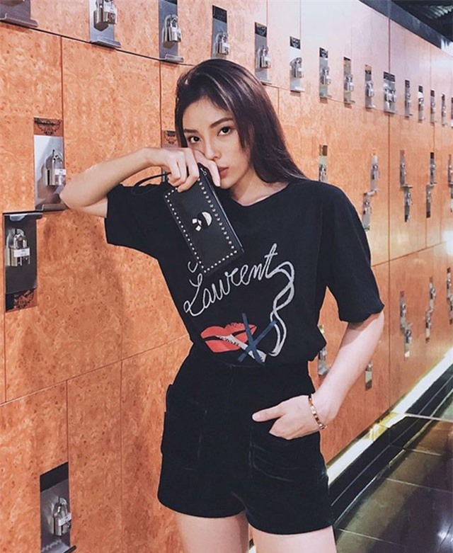 Hoa hậu Kỳ Duyên thanh lý kho hàng hiệu được 323 triệu đồng