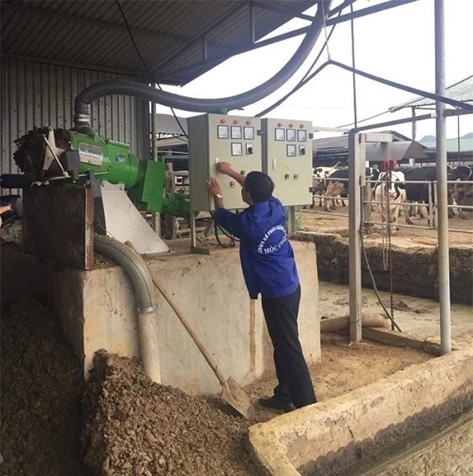 Dây chuyền xử lý phân tự động của ông Lỏi. Dây chuyền xử lý phân tự động của ông Lỏi.