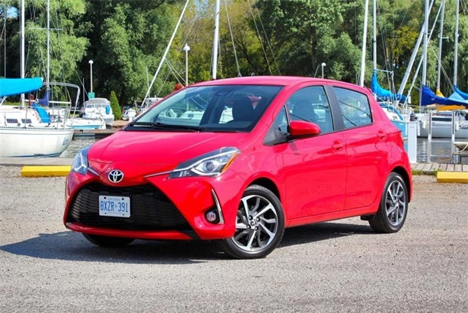 1. Toyota Yaris Liftback 2018 (giá khởi điểm: 15.635 USD).