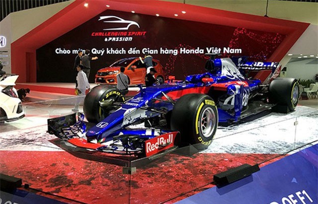 Triển lãm ôtô lớn nhất Việt Nam - Cuộc phô diễn của các dòng xe nhập khẩu