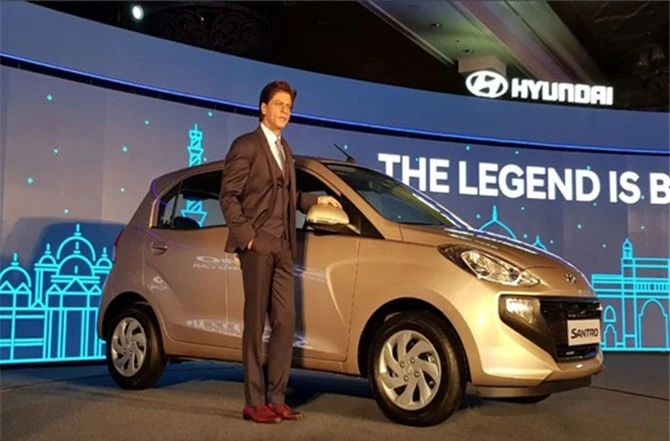 Xe Hyundai gây sốt với giá bán chỉ từ 123 triệu đồng tại Ấn Độ. Mẫu xe nhỏ Hyundai Santro 2018 vừa ra mắt tại Ấn Độ, với cả phiên bản chạy xăng và bản chạy bằng khí nén (CNG), có giá bán chỉ từ 389.000 rupee, tương đương 123 triệu đồng. (CHI TIẾT)