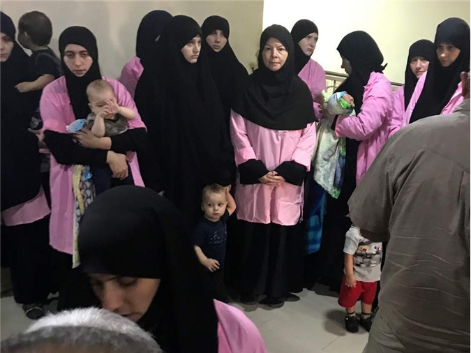  Pháp tính hồi hương con cái của khủng bố đang chiến đấu ở Syria 