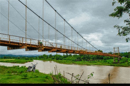 Lạc lối vào cây cầu ‘độc nhất vô nhị’ ở Tây Nguyên 