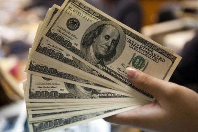 Clip: Bất ngờ với kết quả phỏng vấn về việc đổi 100 USD sai luật sẽ bị phạt tới 90 triệu đồng