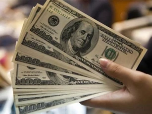 Clip: Bất ngờ với kết quả phỏng vấn về việc đổi 100 USD sai luật sẽ bị phạt tới 90 triệu đồng