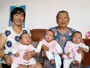 Bà ngoại 41 tuổi mang thai ba cùng lúc con gái lớn có bầu