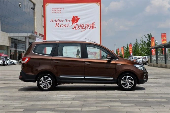 3. Wuling Hongguang (doanh số: 320.415 chiếc).