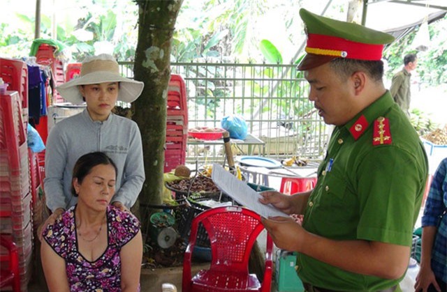 Bắt 2 mẹ con bán ma túy quy mô lớn núp bóng bán trái cây