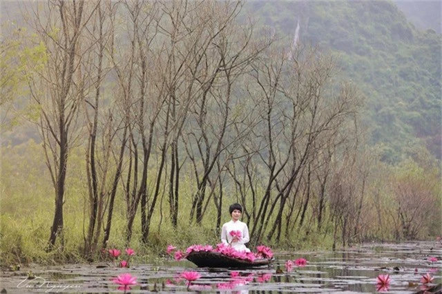 Thời điểm này được xem là lý tưởng để chèo thuyến trên dòng suối Yến thơ mộng. Photo: Kiến Vàng