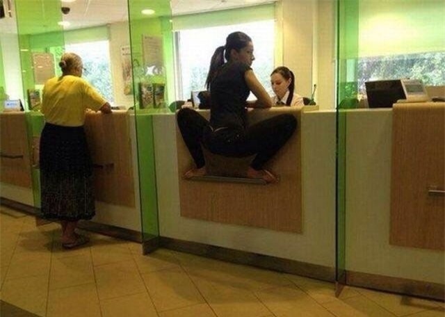 Hành động không giống ai của hội những con người "lầy lội"