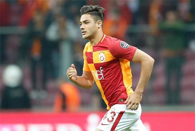 Trung vệ: Ozan Kabak (Galatasaray).
