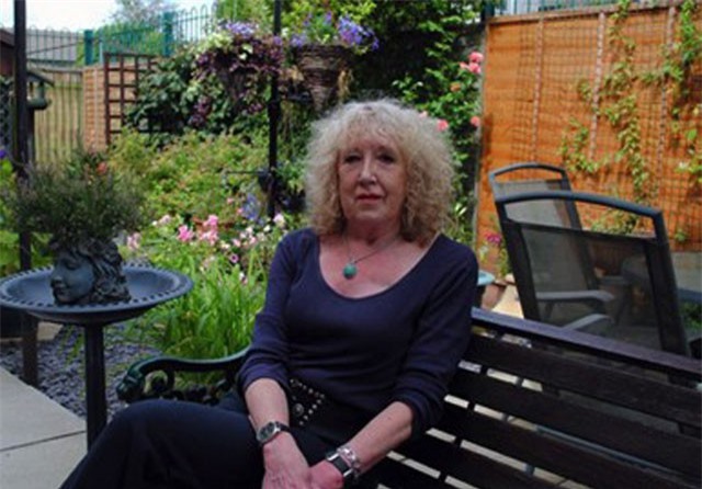 Dã man vợ giết chồng giấu xác 17 năm trong vườn, quấn 41 lớp ni lông