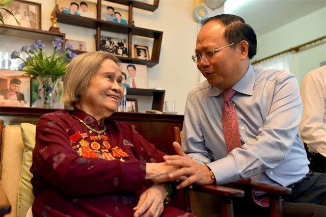 Phu nhân Cố Tổng Bí thư Lê Duẩn từ trần