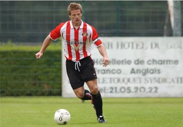 5 điều khoản hợp đồng “kì dị” nhất thế giới bóng đá