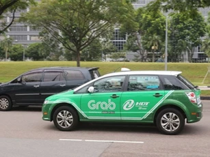 Clip: Các nước đã đưa xe Grab vào khuôn khổ như thế nào?