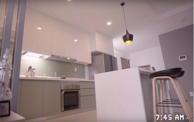 Vào tận phòng ngủ 'soi' xem Sơn Tùng M-TP sống như thế nào