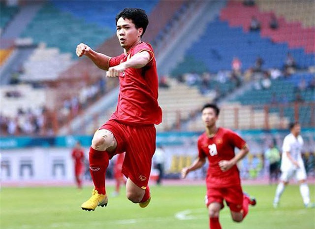 Quân bầu Đức khó trụ AFF Cup: Lấy Công Phượng làm gương!