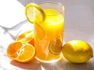 6 sai lầm khiến uống nước cam vốn tốt cho sức khỏe trở thành có hại