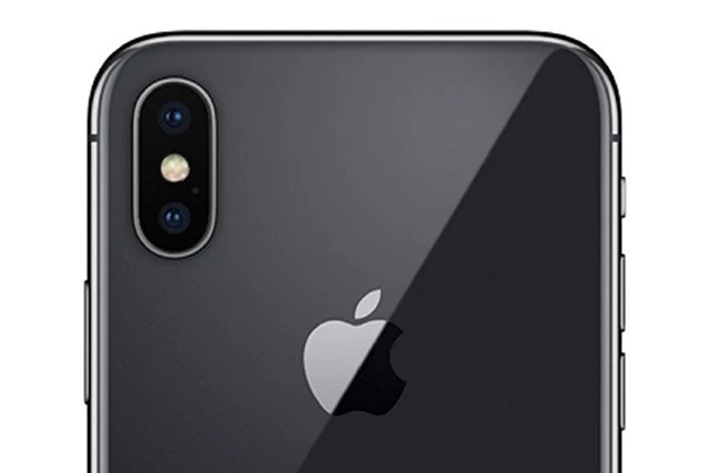 10. iPhone X (97 điểm).