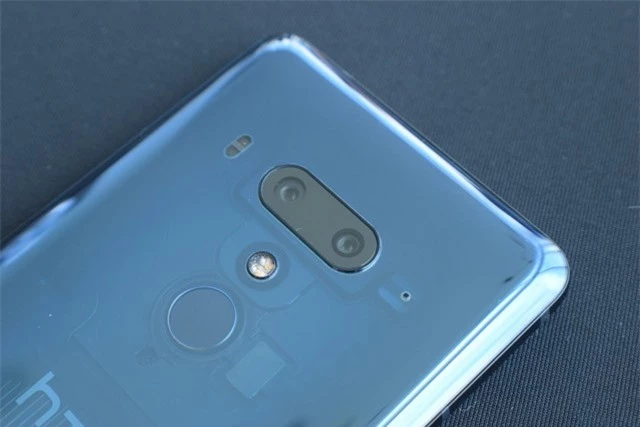 =3. HTC U12 Plus (103 điểm).