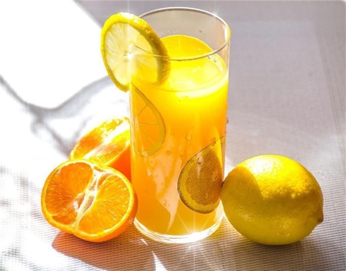 6 sai lầm khiến uống nước cam vốn tốt cho sức khỏe trở thành có hại - 1