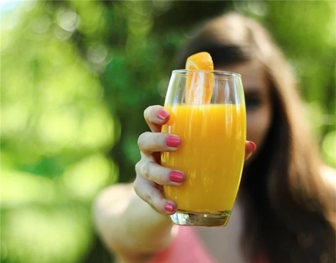 6 sai lầm khiến uống nước cam vốn tốt cho sức khỏe trở thành có hại - 10