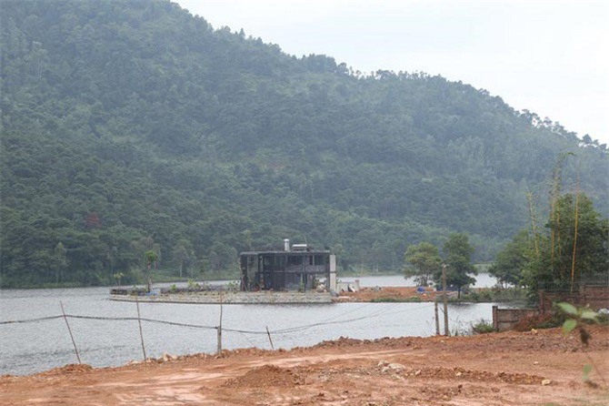 Rừng phòng hộ Sóc Sơn nát: Có xóa được biệt thự của các đại gia?