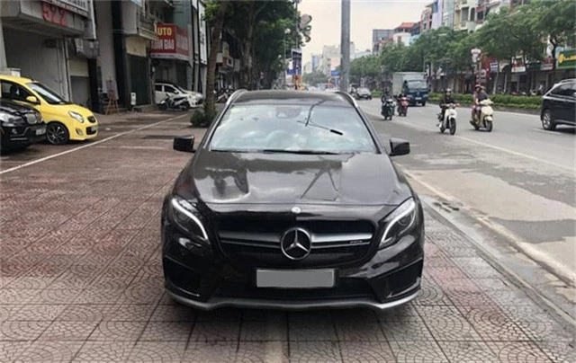 SUV hiệu suất cao Mercedes-AMG GLA 45 bản độ khấu hao cả tỷ đồng sau 2 năm sử dụng - Ảnh 2.