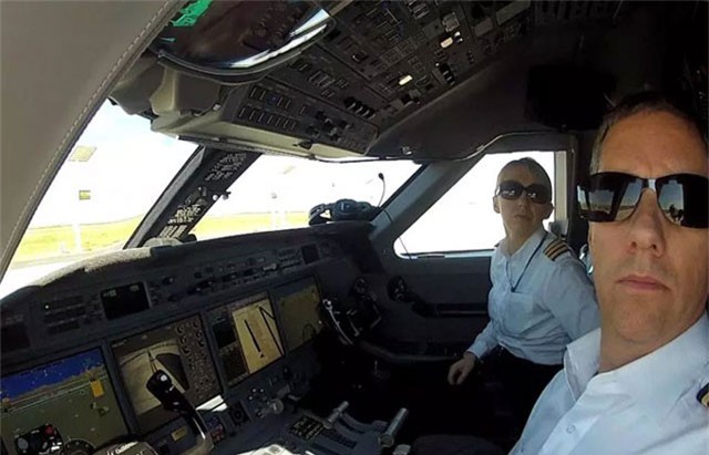 Hai phi công tử nạn cùng tỷ phú Vichai là đôi tình nhân