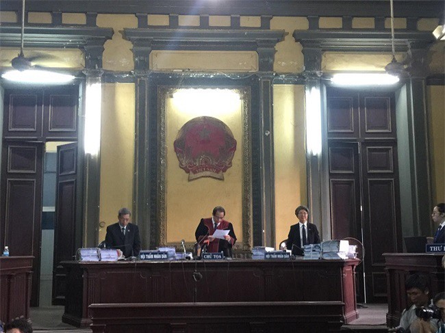 “Đại chiến” Vinasun – Grab: Tạm dừng phiên tòa để xác minh chứng cứ