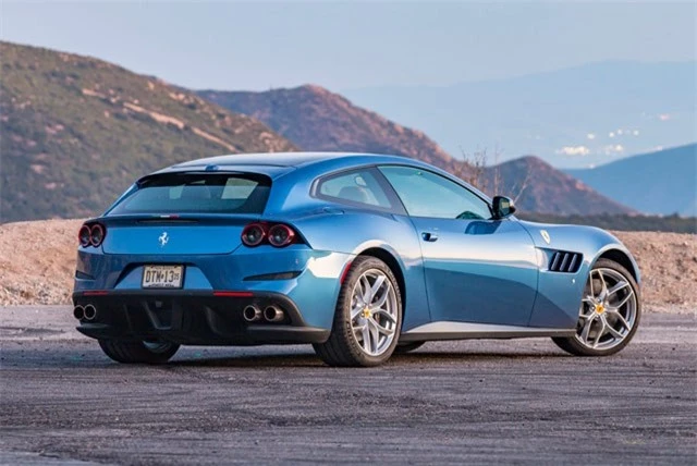 10. Ferrari GTC4 Lusso T.