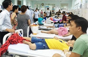 TP.HCM: 55 người bị ngộ độc vì món... chà bông gà