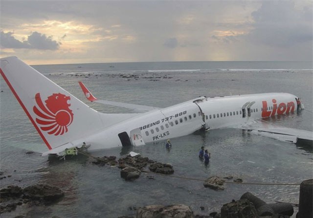 Clip: Lực lượng cứu hộ Indonesia đã tìm thấy máy bay chở 188 người rơi xuống biển 