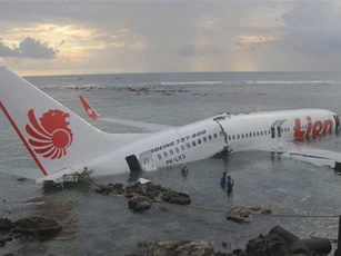 Clip: Lực lượng cứu hộ Indonesia đã tìm thấy máy bay chở 188 người rơi xuống biển