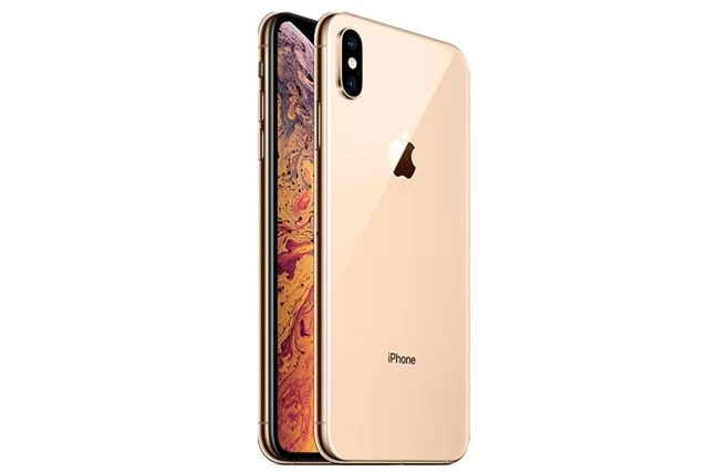 3. iPhone Xs Max (giá khởi điểm tại Việt Nam: 33,99 triệu đồng).